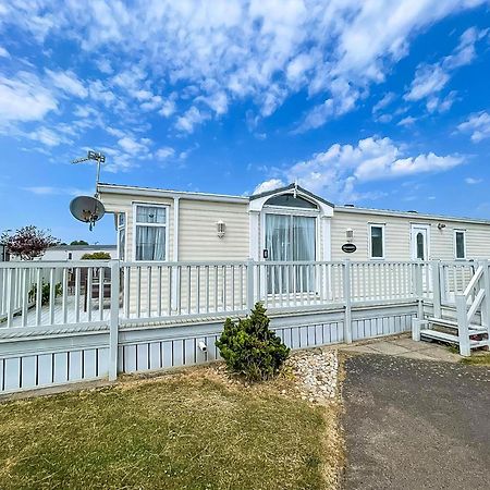 Brilliant Caravan For Hire At Manor Park In Hunstanton Norfolk Ref 23176K 호텔 외부 사진