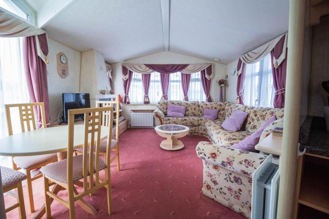 Brilliant Caravan For Hire At Manor Park In Hunstanton Norfolk Ref 23176K 호텔 외부 사진
