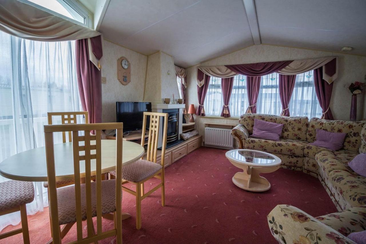 Brilliant Caravan For Hire At Manor Park In Hunstanton Norfolk Ref 23176K 호텔 외부 사진