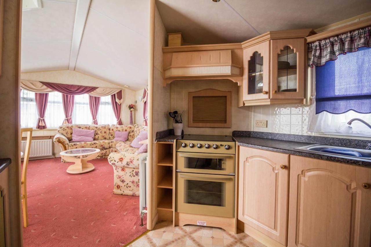 Brilliant Caravan For Hire At Manor Park In Hunstanton Norfolk Ref 23176K 호텔 외부 사진