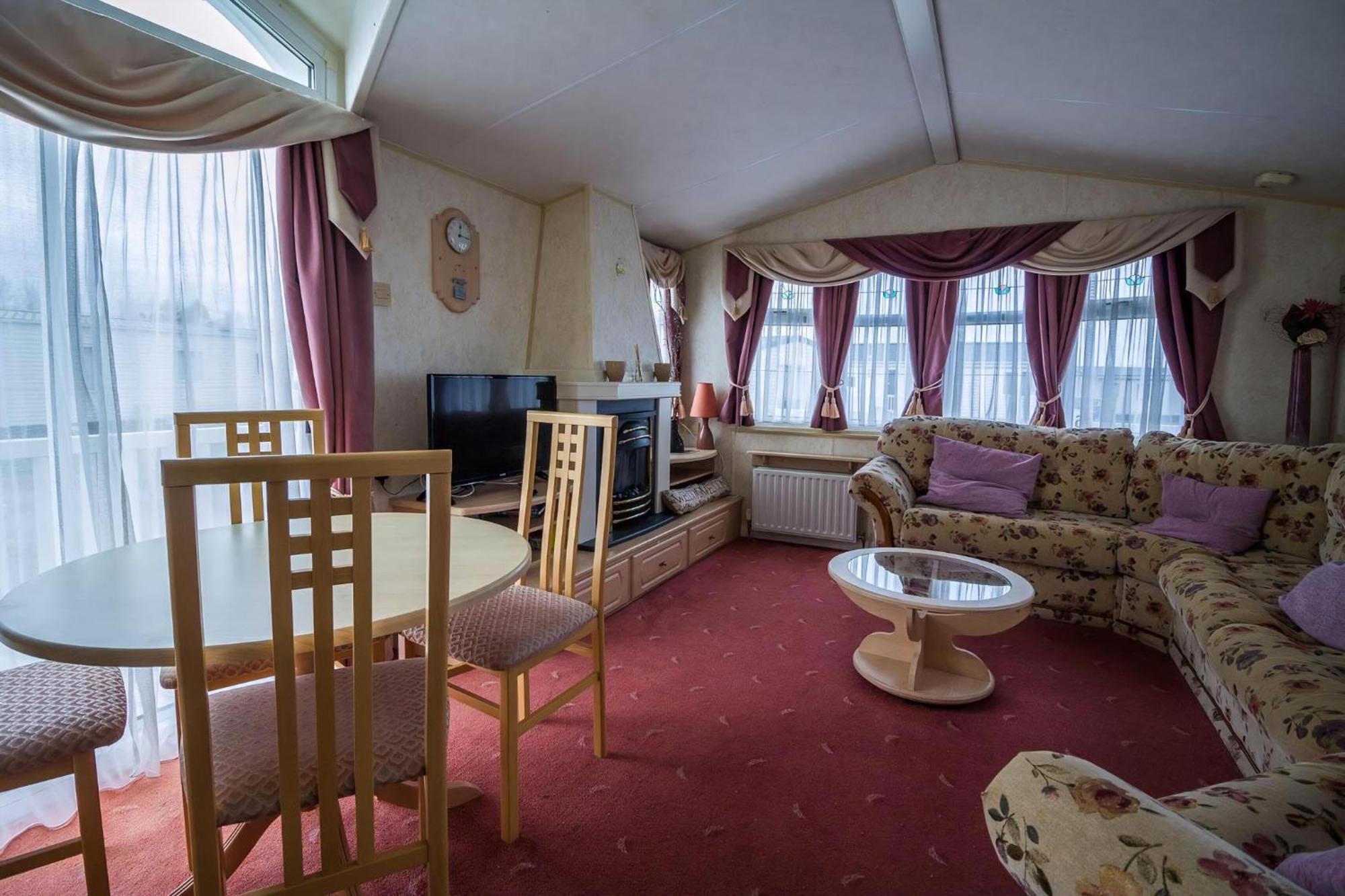 Brilliant Caravan For Hire At Manor Park In Hunstanton Norfolk Ref 23176K 호텔 외부 사진