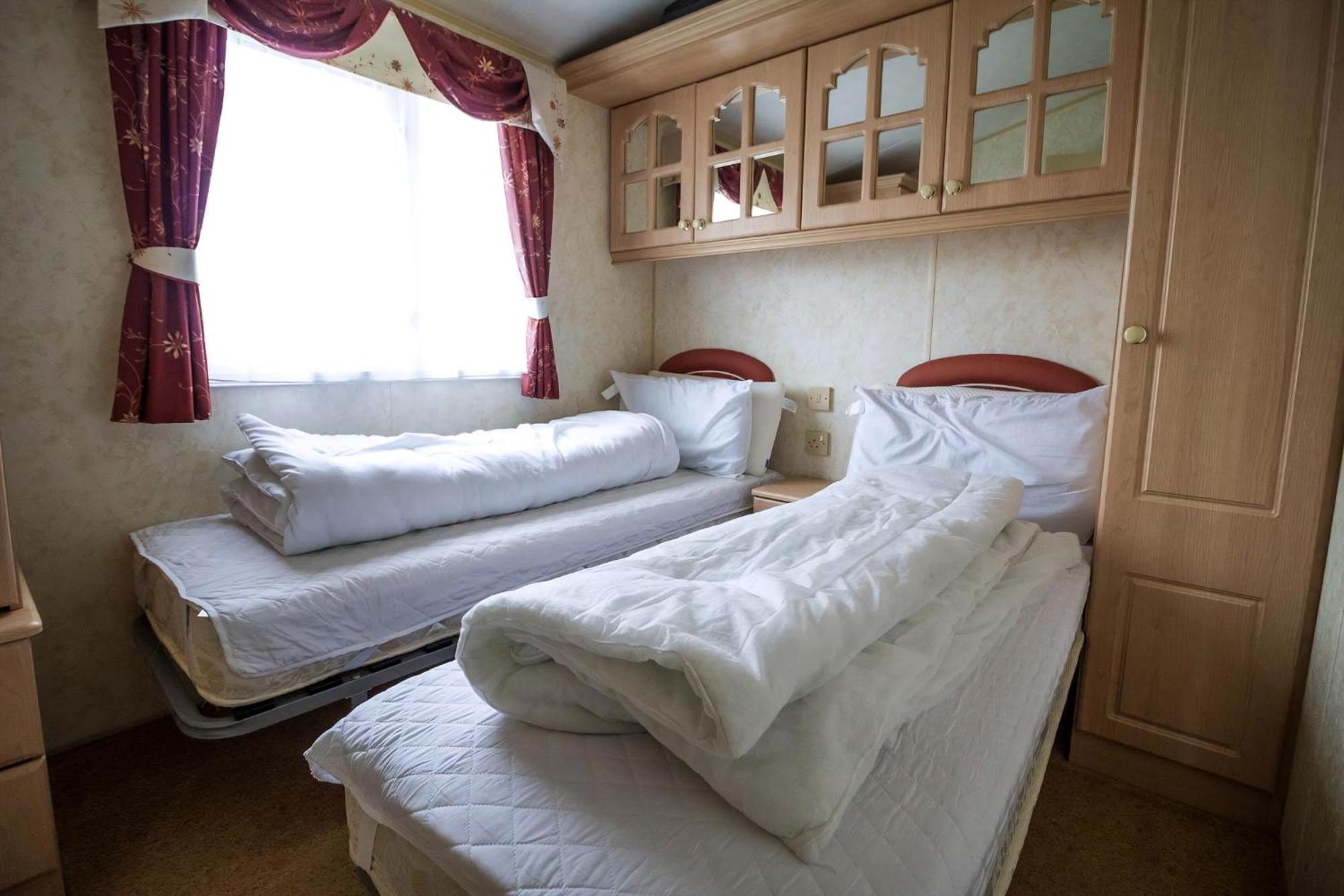Brilliant Caravan For Hire At Manor Park In Hunstanton Norfolk Ref 23176K 호텔 외부 사진