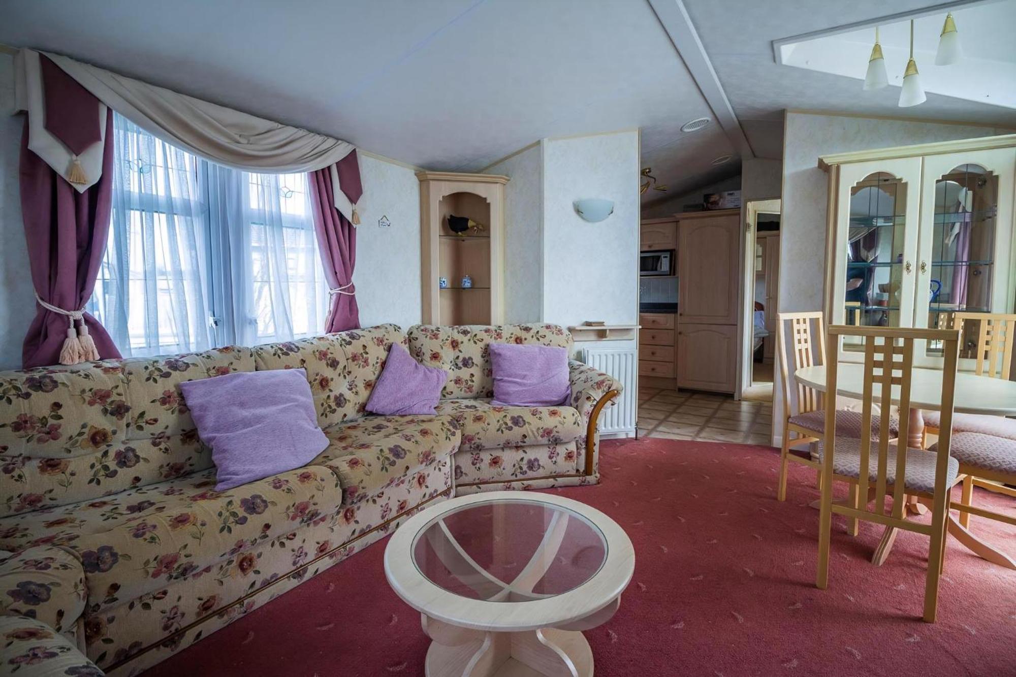 Brilliant Caravan For Hire At Manor Park In Hunstanton Norfolk Ref 23176K 호텔 외부 사진