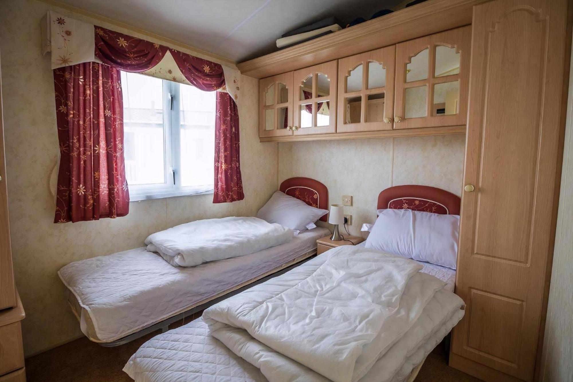 Brilliant Caravan For Hire At Manor Park In Hunstanton Norfolk Ref 23176K 호텔 외부 사진